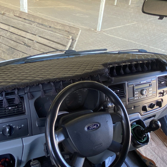 FORD TRANSİT 2007/2012 model arası SİYAH, Siyah Püsküllü Torpido ÖRTÜSÜ