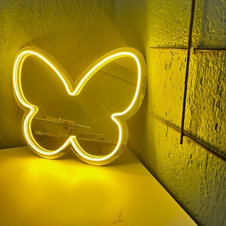 Neon Işıklı Kelebek Ayna