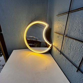 Neon Işıklı Ay Ayna