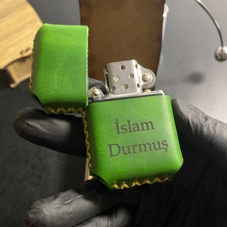 Yeşil Renk Hakiki Deri Kılıflı Zippo Çakmak - (Kişiye Özel İsimli)
