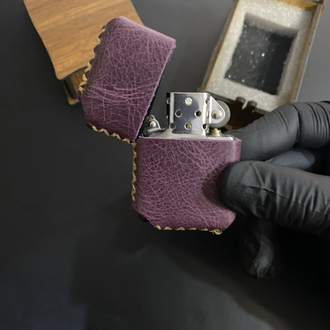 Kişiye Özel Hakiki Deri Mor Zippo Çakmak