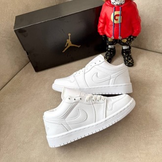 Nike Air Jordan | Triple White