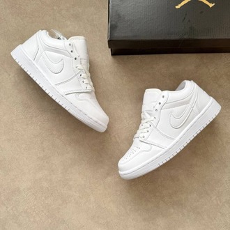 Nike Air Jordan | Triple White