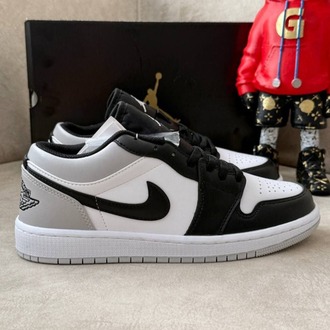 Nike Air Jordan | Black Smoke