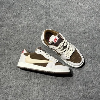 NİKE TRAVİS SCOOT x AIR JORDAN RETRO REVERSE MOCHA