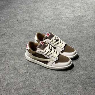 NİKE TRAVİS SCOOT x AIR JORDAN RETRO REVERSE MOCHA