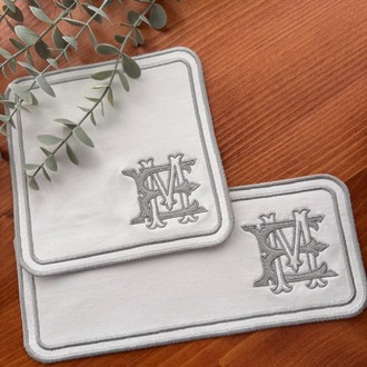Keten kumaş ikili örtü seti monogram nakışlı