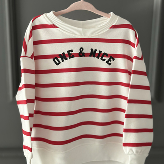 Kırmızı beyaz çizgili sweatshirt