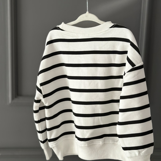 Siyah beyaz çizgili sweatshirt