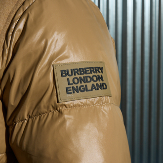 Burberry Kaşmir Detaylı Kaz Tüyü Mont