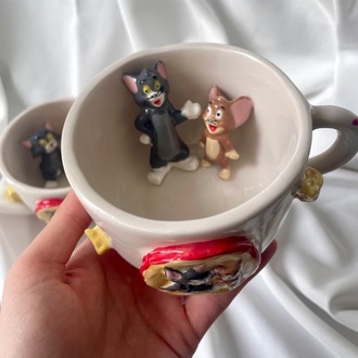 El yapımı Tom and Jerry figürlü seramik kupa