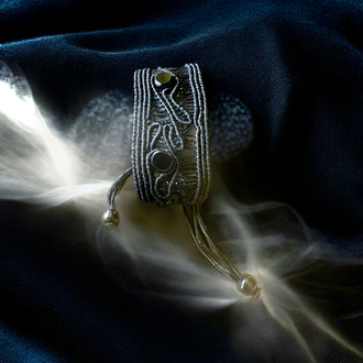 Gotik manşet makrome bileklik