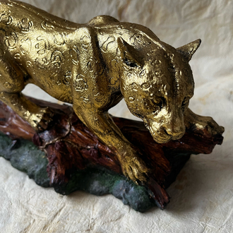 El Boyaması Polyester Ağaçta Leopar