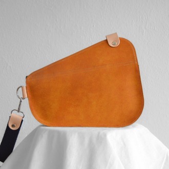 Hakiki Deri Çanta -Saddle Bag |Pueblo Deri – Canlı Renkler, Uzun Ömürlü & Şık Tasarım