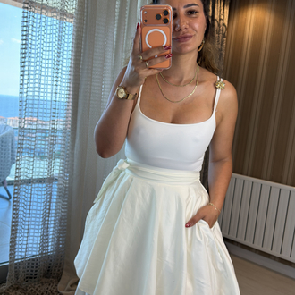 Beyaz Tokalı Askılı Bodysuit