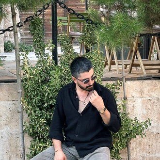 Siyah Gömlek 