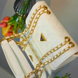 Guess kapitone
