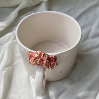 Kulp Üzerinde Pembe Tomurcuk Gül