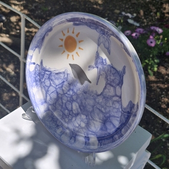 Güneşe Doğru Yüzen Yunus Balığı Seramik Tabak 22 cm