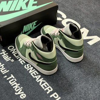 Nike Air Jordan 1 Mid “Dutch Green”