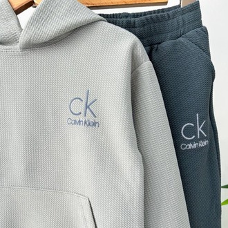 ERKEK ÇOCUK KAPÜŞON DETAYLI 2'Lİ EŞOFMAN TAKIMI ALT - ÜST TAKIMN