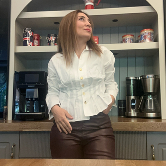 Beyaz gömlek