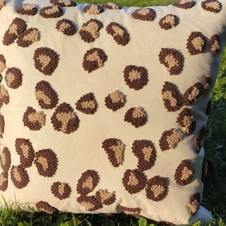 Leopar Desen Punch Nakışlı Kırlent Kılıfı