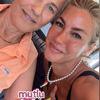Çağla Şikel kolyesi