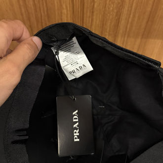 Prada Şapka