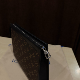 Louis Vuitton Clutch +