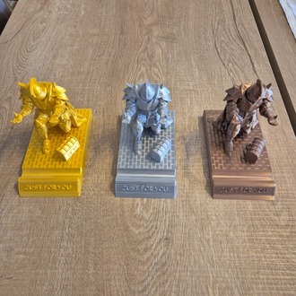 3D Baskı İsme Özel Bronz Renk Kalem & Telefon Tutan Şövalye
