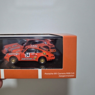 PORSCHE 911 CARRERA, 1975 RACING JÄGERMEISTER MODEL ARAÇ (1:64)