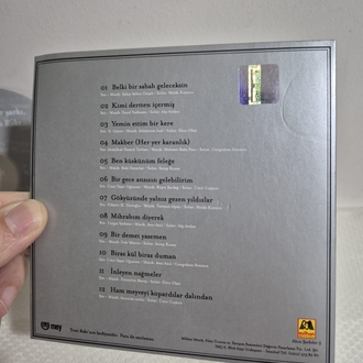 YENİ RAKI MÜZİK CD'Sİ - DİLLERDE ESKİ BİR ŞARKI, KADEHLERDE YENİ RAKI