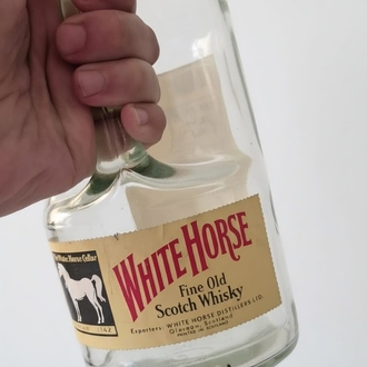 WHITE HORSE VINTAGE BOŞ ŞİŞE 2 Litre 