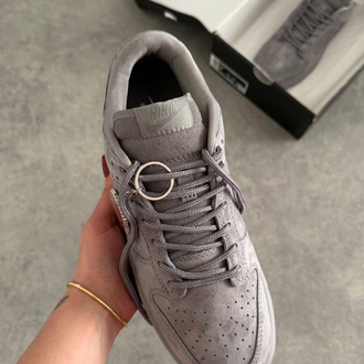 Supreme x Nike Sb Dunk Low  “Grey’’