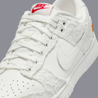 Dunk Low “ You Deserve Flowers”