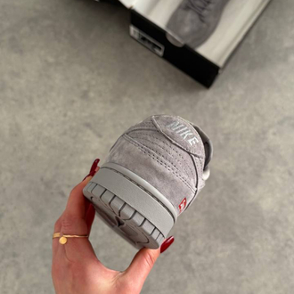 Supreme x Nike Sb Dunk Low  “Grey’’