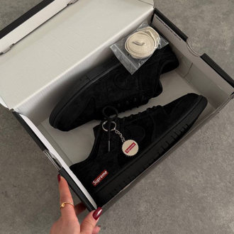 Supreme x Nike Sb Dunk Low  “Black”