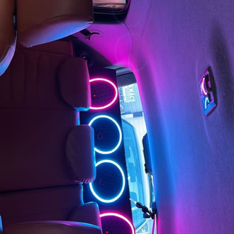 Neon LED'li hoparlör kapağı
