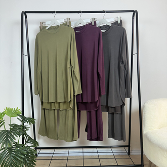 Yanı yırtmaçlı pantolon takım