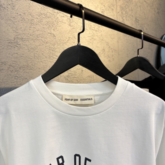 ESSENTIALS Premium Tshirt
