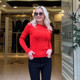 KIRMIZI TRİKO