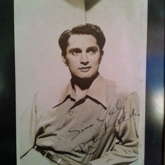 AKTÖR ROBERT ARDEN ISLAK İMZALI.