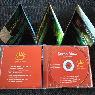 SEZEN AKSU - REMİX MAXİ SİNGLE - CD ALBÜM 2001 DÖNEM BASKISI.