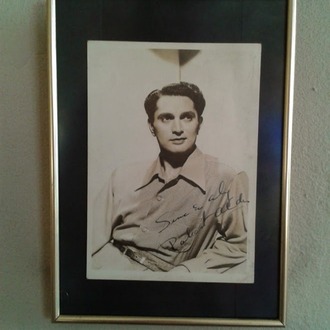 AKTÖR ROBERT ARDEN ISLAK İMZALI.