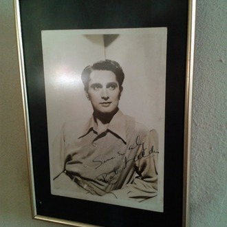 AKTÖR ROBERT ARDEN ISLAK İMZALI.