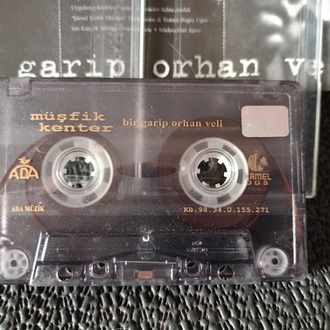 MÜŞFİK KENTER - BİR GARİP ORHAN VELİ. KASET..