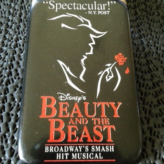 BEAUTY AND THE BEAST DİKDÖRTGEN FORMATINDA NADİR ROZET.