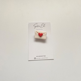 Love Bomb Broş