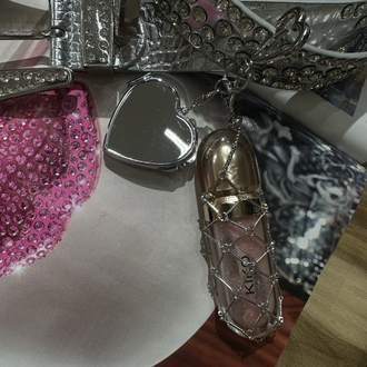 GLOSS CHARM